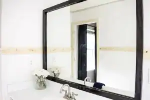 Read more about the article MirrorChic Mirror Frame Review from Southern Yankee DIY!